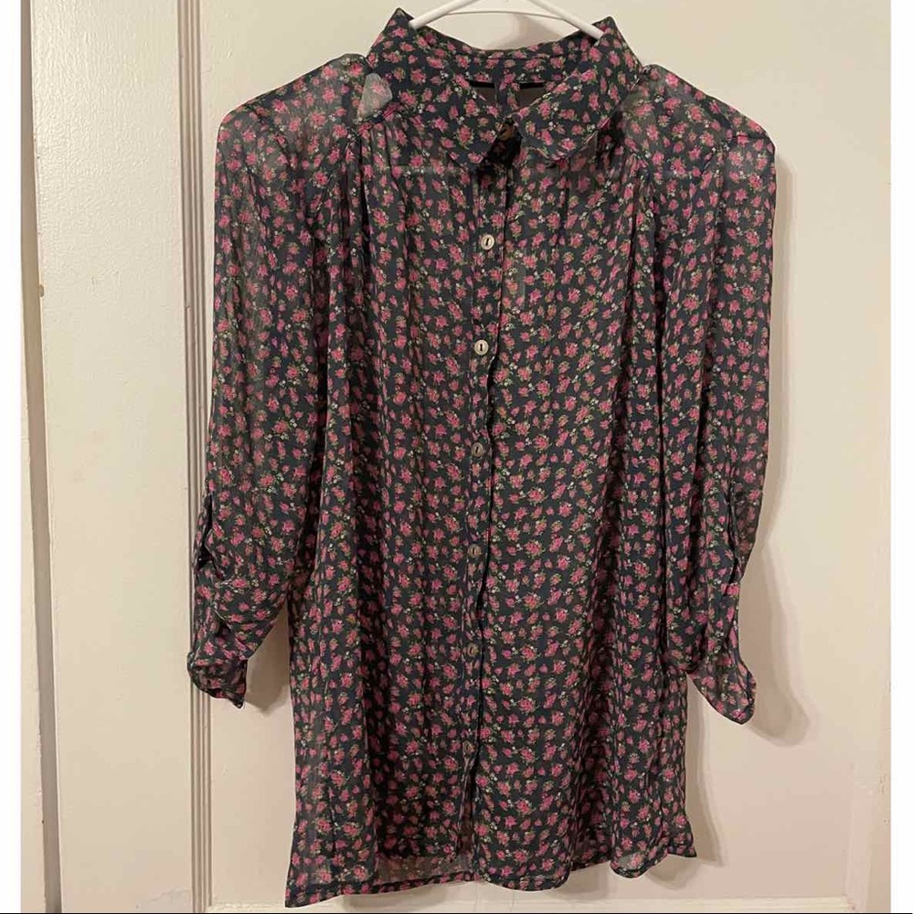 *2 FOR $15* No Boundaries Walmart Floral Cut Out Button Down M